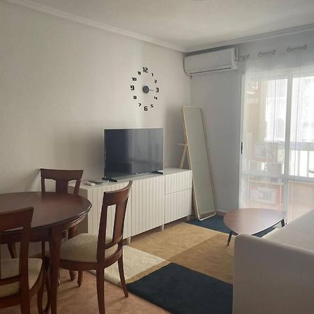 Cozy Apartment 5 Mins To Beach Torrevieja Bagian luar foto