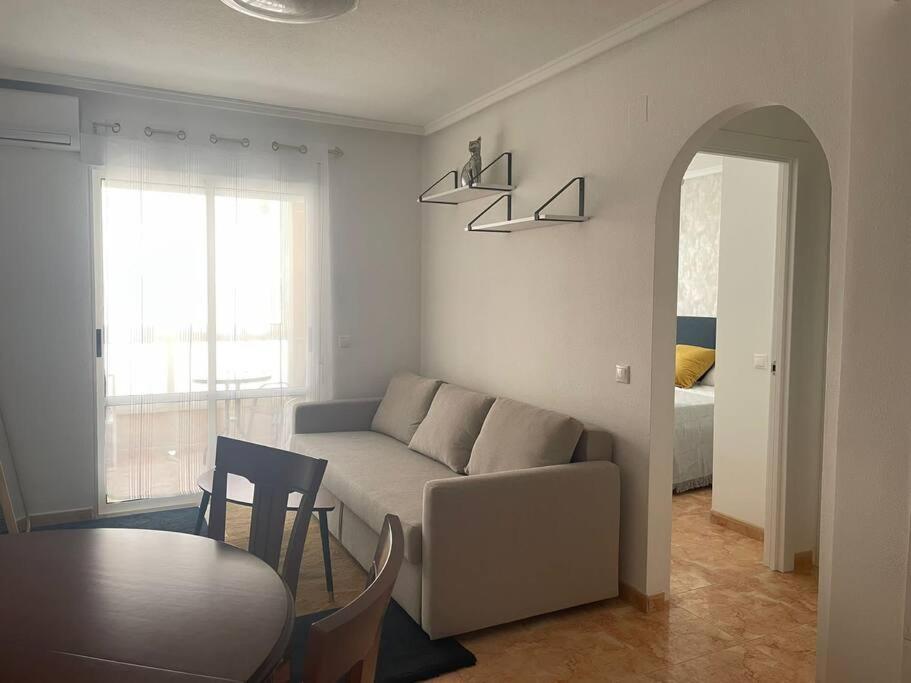 Cozy Apartment 5 Mins To Beach Torrevieja Bagian luar foto