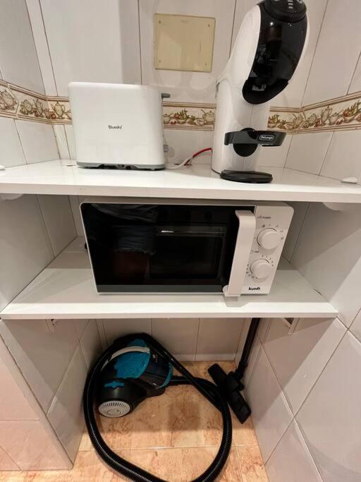 Cozy Apartment 5 Mins To Beach Torrevieja Bagian luar foto